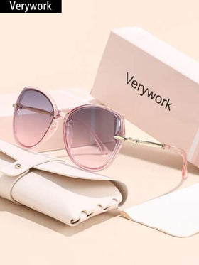 Verywork 1 قطعة نظارات نسائية ذات جودة عالية بتصميم هندسي عصري بسيط وأنيق، من علامة تجارية راقية مع علبة تخزين وقماش تنظيف، مناسبة للأنشطة الكاجوال والقيادة والتسوق والزينة، خيار مثالي للهدايا لحفلات الشاطئ والأنشطة الخارجية والسفر