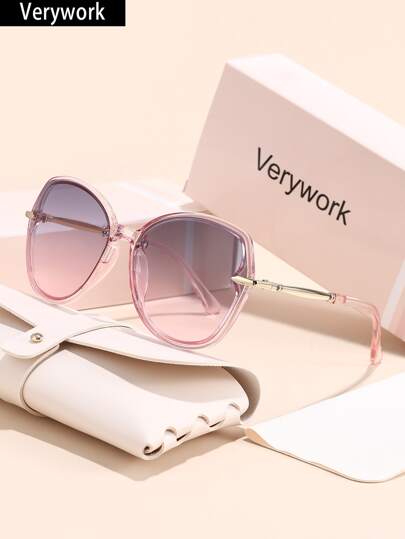 Verywork 1 قطعة نظارات نسائية ذات جودة عالية بتصميم هندسي عصري بسيط وأنيق، من علامة تجارية راقية مع علبة تخزين وقماش تنظيف، مناسبة للأنشطة الكاجوال والقيادة والتسوق والزينة، خيار مثالي للهدايا لحفلات الشاطئ والأنشطة الخارجية والسفر
