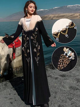 Layrah عباءة أناقة بألوان مظللة وزخارف خرزية جذابة، صدر مفتوح متواضعة