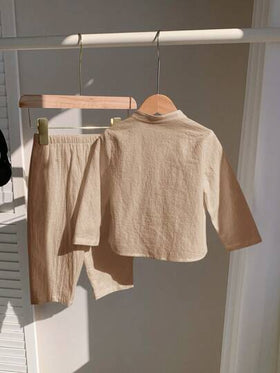 SHEIN طقم 2 قطعة تيشيرت أزرار طوق طويل الأكمام وبنطال خصر مطّاط كاجوال مناسب للأطفال الصغار الأولاد و البنات، مناسب لحفلات أعياد الميلاد وأعياد السنة الجديدة وحفلات المساء والمناسبات وحفلات الزفاف والمنشأسري والتعميد وحفلات عيد ميلاد الطفل الأول، حفلات اس