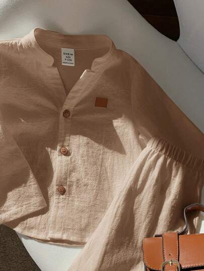 SHEIN طقم 2 قطعة تيشيرت أزرار طوق طويل الأكمام وبنطال خصر مطّاط كاجوال مناسب للأطفال الصغار الأولاد و البنات، مناسب لحفلات أعياد الميلاد وأعياد السنة الجديدة وحفلات المساء والمناسبات وحفلات الزفاف والمنشأسري والتعميد وحفلات عيد ميلاد الطفل الأول، حفلات اس
