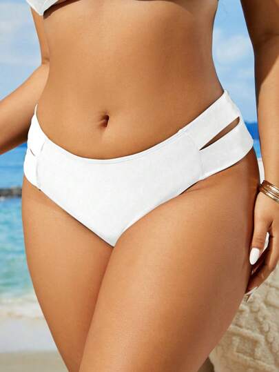 SHEIN Swim Curve قطعة سفلية من ملابس السباحة للنساء ذوات الأحجام الكبيرة، لون سادة ذات خصر منخفض، للاستخدام المريح في أوقات الفراغ والعطلات الشاطئية