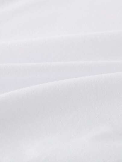 SHEIN تي شيرت أساسي بأكمام قصيرة مع طباعة شعارات ملونة، طفل شاب كاجوال، صيفي