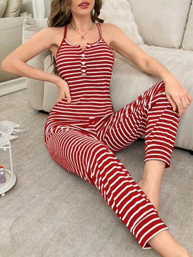 SHEIN بيجاما نسائية كاجوال مكونة من ملابس علوية كامي قطع أمامي بطبعة شريطية وبنطال، ملابس داخلية عروس ، ملابس منزلية