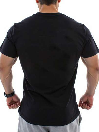Manfinity Sport Corelite تيشيرت رياضي بأكمام قصيرة ذو تصميم بسيط، مناسب للصيف