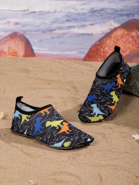 زوج من أحذية المياه الخفيفة الوزن، المريحة، والعصرية للأولاد، مناسبة للصيف
