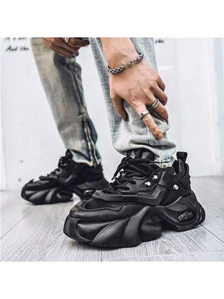 أحذية رياضية بيضاء أنيقة للرجال - موديل 2025 جديد، قابل للتنفس، مبطن للراحة، متعدد الاستخدامات للأعمال والأنشطة الخارجية