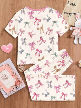 SHEIN Leap Crew طقم ملابس غير رسمي من تي شيرت تيشيرت بأكمام قصيرة وياقة مستديرة، وبنطال فضفاض للفتيات المراهقات في فصلي الربيع والصيف مع تصميم فراشة