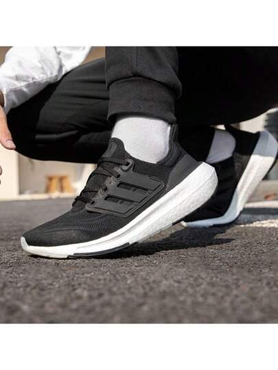 أديداس رجالي/نسائي 2026 ربيع جديد أحذية الجري ULTRABOOST LIGHT، خفيفة الوزن ماصة للصدمات وقابلة للتنفس مريحة GY9351