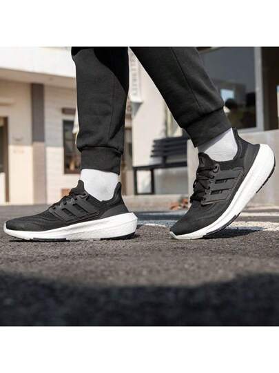 أديداس رجالي/نسائي 2026 ربيع جديد أحذية الجري ULTRABOOST LIGHT، خفيفة الوزن ماصة للصدمات وقابلة للتنفس مريحة GY9351