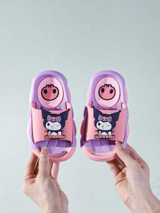 مايوه أولادي Sanrio زوج من الكلوميار الكرتوني من أحذية الشباشب، مانعة للإنزلاق ومقاومة للتآكل، أحذية أميرة للبنات والأطفال الرضع، مناسبة للاستخدام الداخلي في الحمام والاستحمام والخارجي في السباحة والشاطئ، وزوج ضروري من الحذاء للسفر