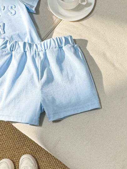 SHEIN Playful Pals طقم ملابس أطفال ذكور للأزياء الشارعية بنقشة زهرية رمادي مزخرف بارز باللون الخردلي ، طقم سادة للأطفال الصغار