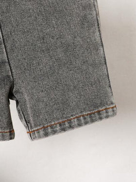 SHEIN طقم لحديثي الولادة والرضع الذكور مكون من سترة جينز بجيب بدون أكمام وشورت جينز قابل للتعديل في الخصر ، مجموعة ملابس صيفية عصرية للسترات والمناسبات