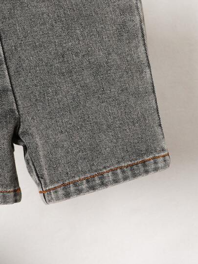 SHEIN طقم لحديثي الولادة والرضع الذكور مكون من سترة جينز بجيب بدون أكمام وشورت جينز قابل للتعديل في الخصر ، مجموعة ملابس صيفية عصرية للسترات والمناسبات