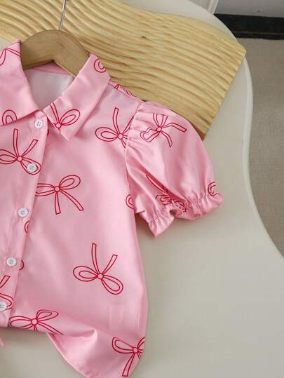 SHEIN Genkimix Kids مجموعة من 2 قطعة تتألف من قميص بأكمام منتفخة مطبوع عليه فراشات وبنطلون طويل مزين بفيونكة لفتاة صيف عادي