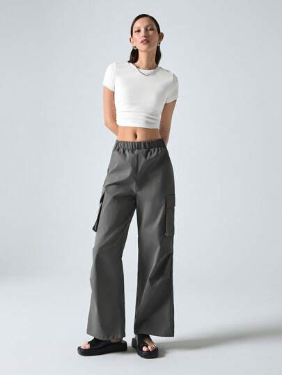 EZwear مجموعة من تي شيرت بأكمام قصيرة ذات قياس ضيق وبنطال كارجو قطعتان