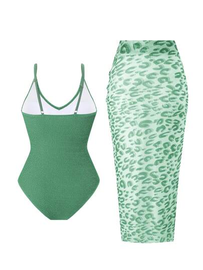 SHEIN Swim Curve ملابس السباحة القطعة الواحدة بمقاس كبير مع غطاء التنورة المطبوعة متعددة الألوان، بتصميم عفوي وبسيط، مناسب للأجازات الصيفية وارتداء الشاطئ، للنساء