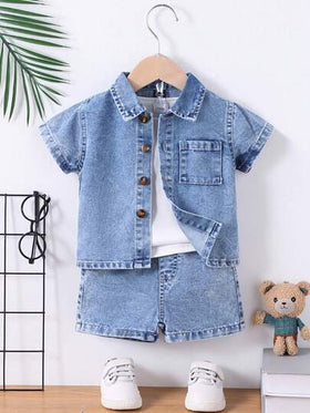 SHEIN طقم ملابس صيفي كاجوال للأطفال الصبيان، جينز برمودا أزرق فاتح منقوع، مناسب للصيف
