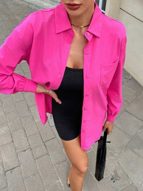 SHEIN Frenchy طقم متناسق من قطعتين: قميص وردي فاتح كبير الحجم على الأزرار و سروال ضيق لياقة بدنية أسود - ملابس رياضية عصرية للنساء للسفر بالطائرة، الصيف العادي (طقم بوديسوت رياضية)