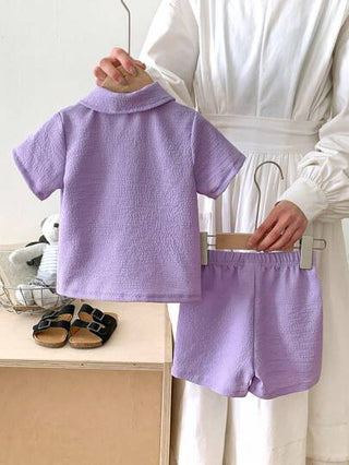 Genkimix Kids مجموعة من قطعتين، بلوزة أكمام قصيرة وشورت بتصميم أرجواني لطفل/طفلة، من نسيج ملمس، مناسب لارتداء الأطفال في الصيف للعب أو رحلات نزهة أو نزهة، سهل الارتداء والخلع