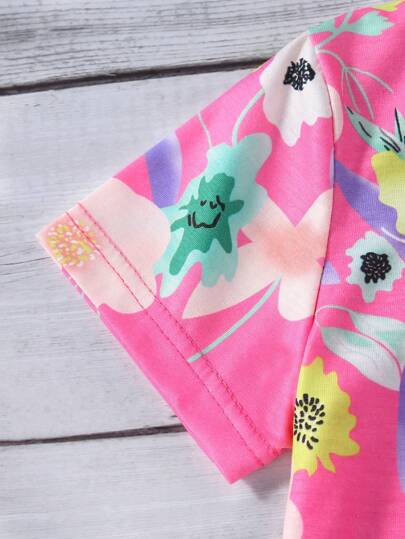 SHEIN Genkimix Kids مجموعة بنطلون وتي شيرت كاجوال مطبوع بالأزهار للفتيات الصغيرات، مناسبة للنزهات اليومية والأنشطة الرياضية، مجموعات ملابس صيفية للفتيات الصغيرات مع أكمام قصيرة