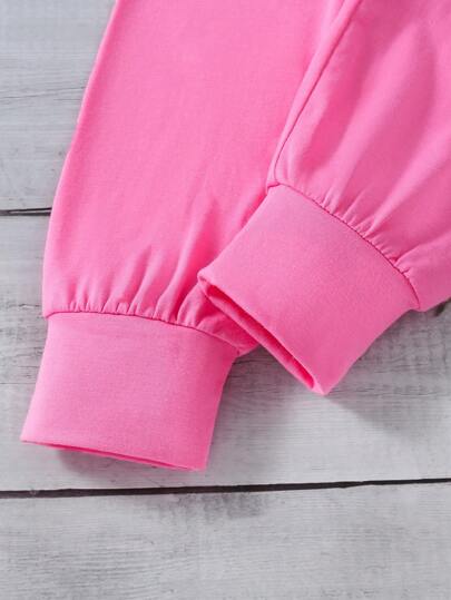 SHEIN Genkimix Kids مجموعة بنطلون وتي شيرت كاجوال مطبوع بالأزهار للفتيات الصغيرات، مناسبة للنزهات اليومية والأنشطة الرياضية، مجموعات ملابس صيفية للفتيات الصغيرات مع أكمام قصيرة