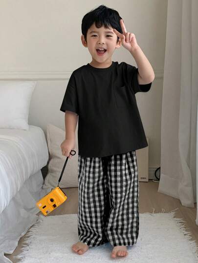 Dazy Kids مجموعة من تي شيرت أكمام قصيرة وبنطلون مخطط نسيج منسوج للأطفال الصغار، طقم ملابس منزلية، موسم الربيع/الصيف