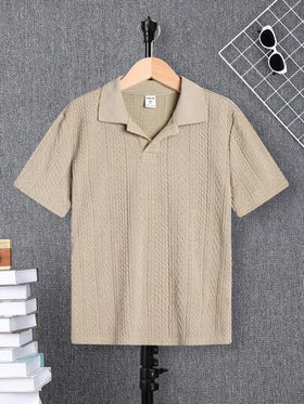 SHEIN قميص بولو للأولاد في منتصف المراهقة بياقة منقطة ونسيج بلون سادة
