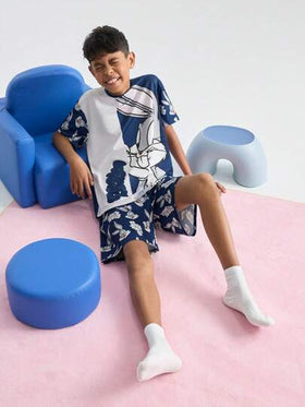 LOONEY TUNES X SHEIN طقم بيجاما لمراهق مريح مكون من تي شيرت كاجوال بأكمام قصيرة وشورت مطبوع عليه رسوم أرنب كرتوني