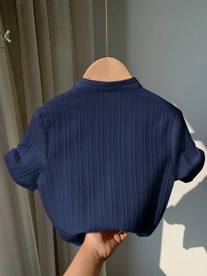 SHEIN LMoss Kids قميص عفوي عصري ذو أكمام لصبي صغير من الكتان بياقة عالية والجيب، مناسب للاستخدام اليومي، قطعة واحدة