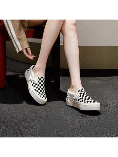 Vans حذاء كاجوال سهل الارتداء للرجال والنساء VR3 VN0007NC1KP