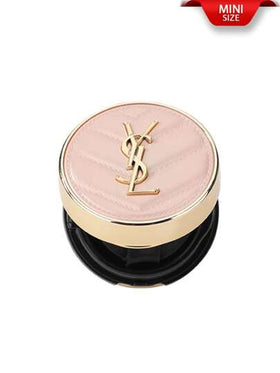 Yves Saint Laurent YSL [ميني] أساس وسادة تاتش إيكلا #B10 5 جرام / أساس كريمي، تغطية عالية، طويل الأمد. أساس كريمي - تغطية عالية - طويل الأمد / احصل على البريق الصحي المرغوب. / تغطية عالية، مريح طوال اليوم.