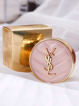 Yves Saint Laurent YSL [ميني] أساس وسادة تاتش إيكلا #B10 5 جرام / أساس كريمي، تغطية عالية، طويل الأمد. أساس كريمي - تغطية عالية - طويل الأمد / احصل على البريق الصحي المرغوب. / تغطية عالية، مريح طوال اليوم.