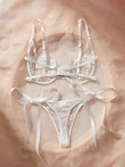 SHEIN مجموعة ملابس داخلية للنساء مطرزة بتفاصيل الفيونكة، قطعتان