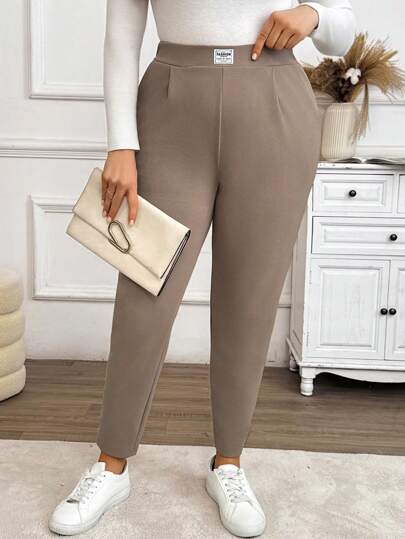 SHEIN PETITE CURVE بنطال كاجوال بتصميم رفيع بقصة مناسبة للمقاسات الكبيرة، أحادي اللون