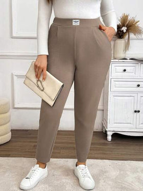 SHEIN PETITE CURVE بنطال كاجوال بتصميم رفيع بقصة مناسبة للمقاسات الكبيرة، أحادي اللون