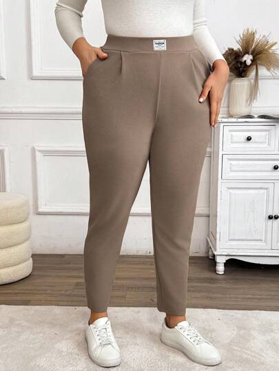 SHEIN PETITE CURVE بنطال كاجوال بتصميم رفيع بقصة مناسبة للمقاسات الكبيرة، أحادي اللون
