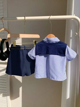 SHEIN 4 قطع أطقم أطفال صبيان لفصل الصيف، قميص مخطط بأكمام قصيرة، شورت بخصر مطاطي، شال ، بدلة جنتلمان كاملة مع حزام مناسبة لحفلة عيد الميلاد، المساء، العروض، حفل الزواج، احتفالات الشهر الأول، عيد الميلاد، حفلة استقبال المواليد