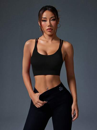 SHEIN Sport Gameset سترة رياضية للنساء بحمالات ذات تقاطع سلس مناسبة لاحتفالات رأس السنة الصينية الجديدة