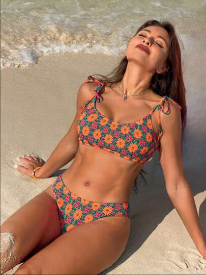 طقم تانكيني حريمي Swim Vcay طقم ملابس السباحة للنساء، توب سباحة بحمالات رفيعة وقطعة سفلية بشكل مثلث