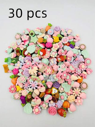 10 قطع/20 قطعة/30 قطعة/50 قطعة/100 قطعة من الشارمات المزينة بتصاميم كرتونية بلاستيكية مختلفة لأحذية السبلة والصندل والكلوج، عشوائية الأنماط، هدايا عيد ميلاد، تفضلات الحفلات