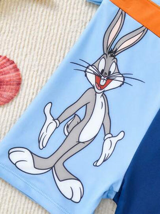 مايوه أولادي LOONEY TUNES X  طقم قصير الأكمام للأولاد الصغار مكون من ملابس علوية ملون بشكل كتل ومطبوع بأرنب وشورت سباحة، مجموعة قطعتين مناسبة للصيف الكاجوال