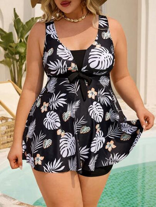 SHEIN CURVE+ ملابس سباحة للمرأة البدينة بتنورة على شكل حرف A ذات خصر مرتفع بنقشات سوداء وبيضاء، بقطعتين للعطلات البحرية