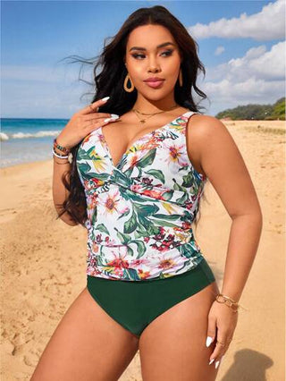 SHEIN Swim Lushore طقم ملابس سباحة تانكيني للمرأة ذات المقاس الكبير، مكون من قطعتين: ملابس علوية كشكش أمامي بطبعات نباتية وسفلي مثلث لون أساسي