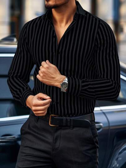 Manfinity Homme قميص رجالي أحادي الصدر بأنماط شريطية للاستخدام اليومي العادي