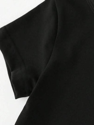 SHEIN تيشيرت قطني مطبوع بياقة دائرية واحدة للأولاد في مرحلة البلوغ