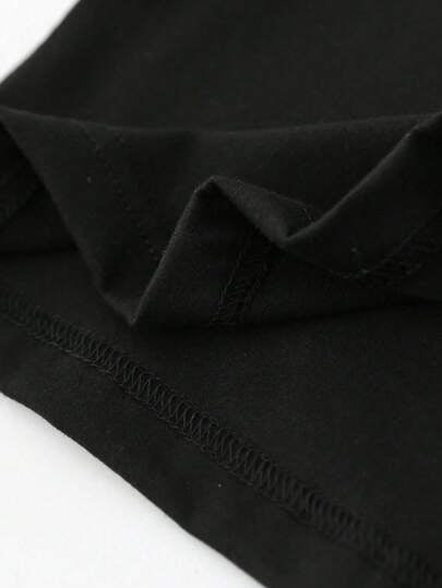 SHEIN تيشيرت قطني مطبوع بياقة دائرية واحدة للأولاد في مرحلة البلوغ