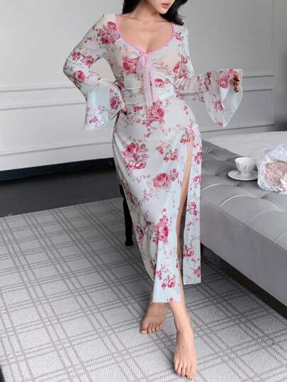 SHEIN قميص نوم للنساء بطباعة زهور، أكمام جرس، رقبة على شكل حرف V وذيل مشطور