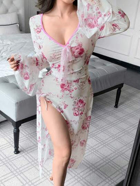 SHEIN قميص نوم للنساء بطباعة زهور، أكمام جرس، رقبة على شكل حرف V وذيل مشطور