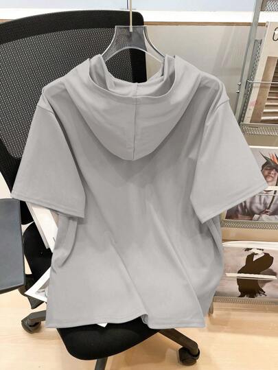 SHEIN تي شيرت قصير الأكمام مقنع عادي للمراهقين الذكور مطبوع بطبعة وحدة تحكم، صيفي